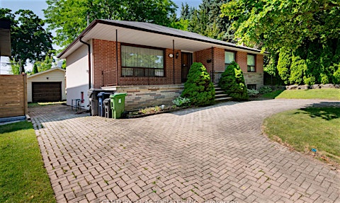 11 Drury Lane, Toronto, ON, M9P 1P8