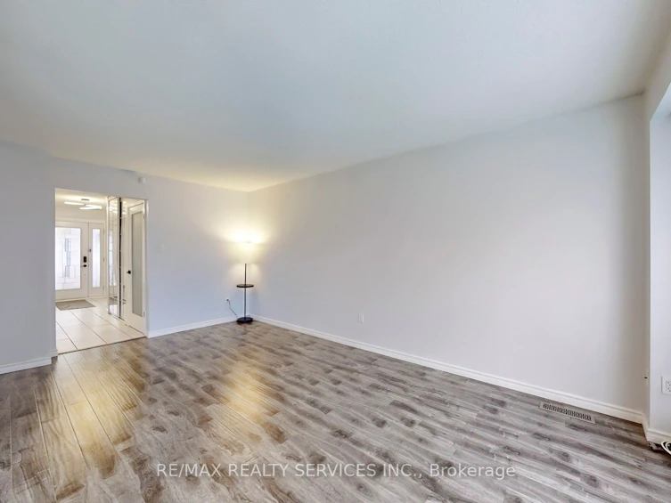 80 Carisbrooke Court, Brampton, ON, L6S 3K1 - 6