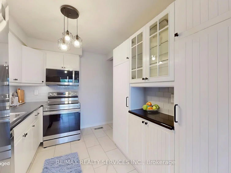80 Carisbrooke Court, Brampton, ON, L6S 3K1 - 10
