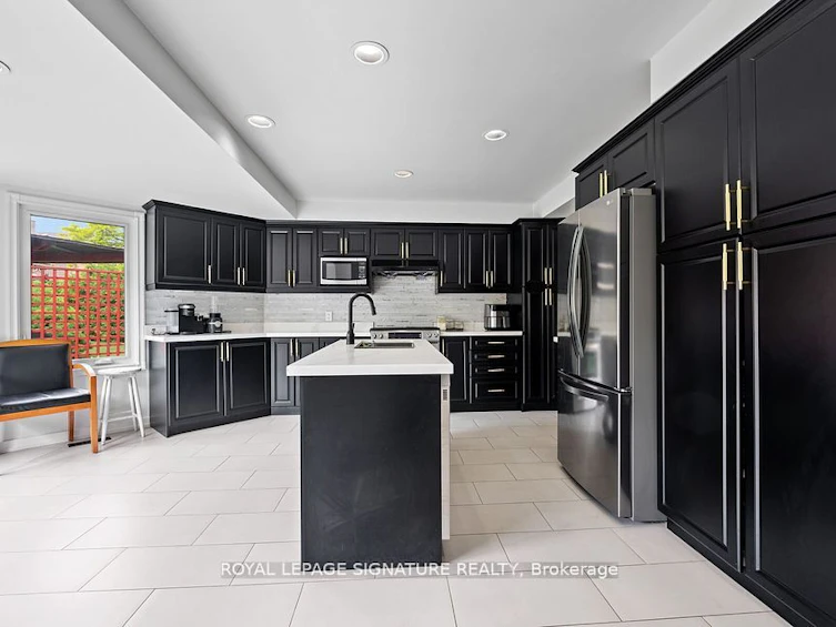 6 Nipigon Court, Brampton, ON, L6S 5T5 - 9