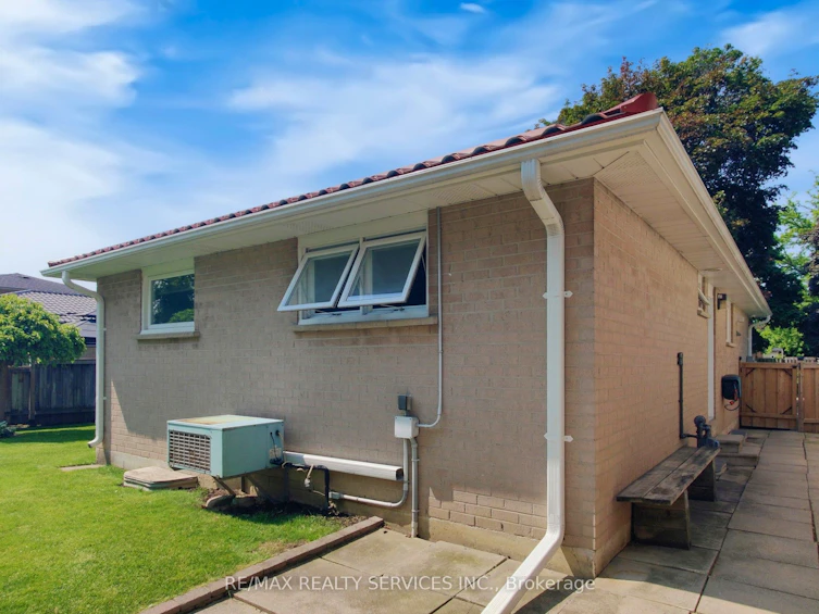 18 Heggie Road, Brampton, ON, L6V 2K3 - 43
