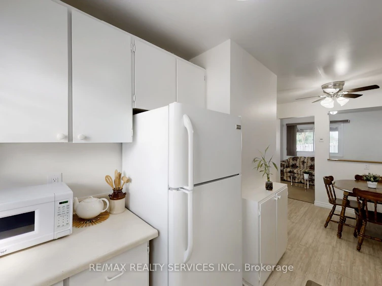 16 Jennifer Square, Brampton, ON, L6S 2L2 - 18