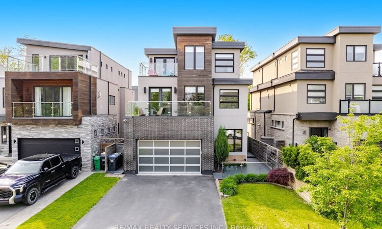 685 Montbeck Crescent