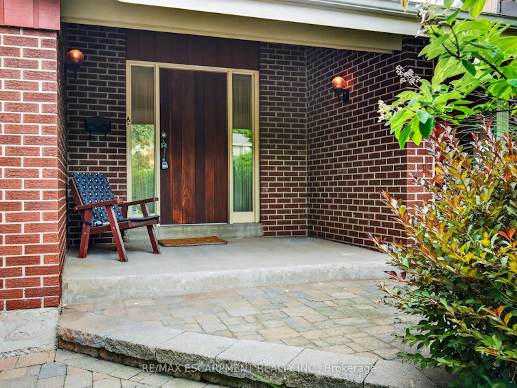 2280 Mansfield Drive, Burlington, ON, L7P 3J4 - 2