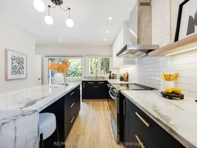 80 Thirty Ninth Street, Toronto, ON, M8W 3M7 - 10