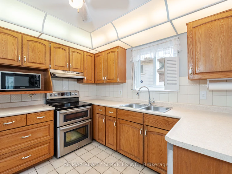 10 Gatewood Drive, Brampton, ON, L6S 1Y9 - 16