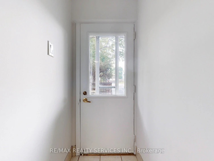 27 Glenforest Road, Brampton, ON, L6S 1L8 - 32