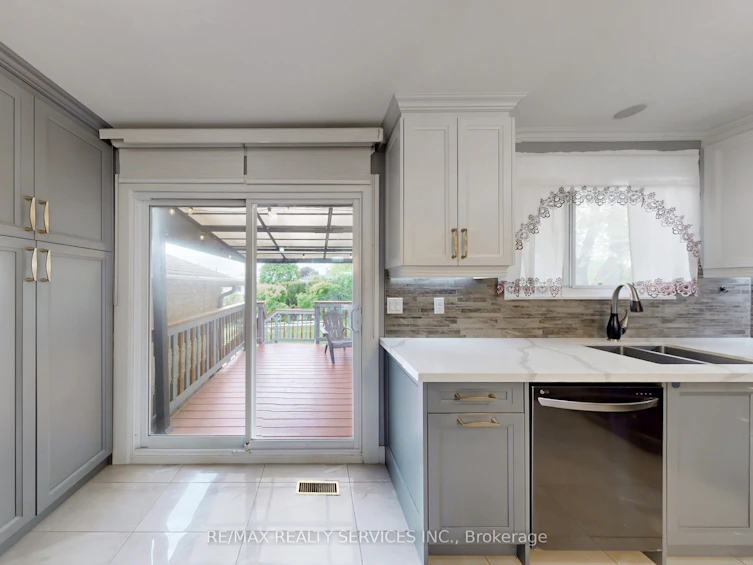 53 Geneva Crescent, Brampton, ON, L6S 1K7 - 18
