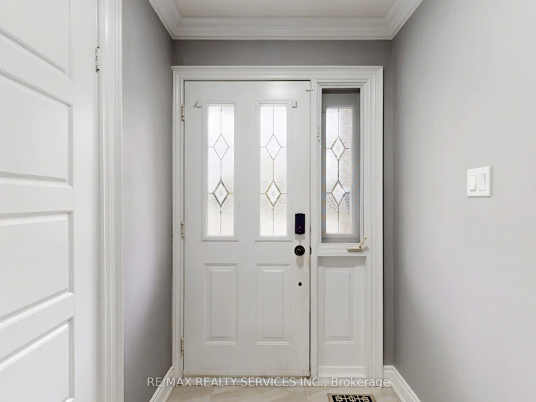 53 Geneva Crescent, Brampton, ON, L6S 1K7 - 3