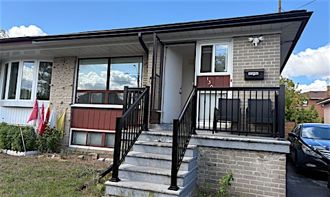 2-130 Duncanwood Drive, Toronto, ON, M9L 2E1