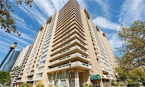 702-3590 Kaneff Crescent, Mississauga, ON, L5A 3X3