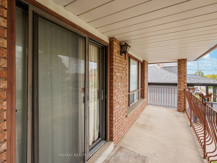 335 Ranee Avenue, Toronto, ON, M6A 1N9 - 11