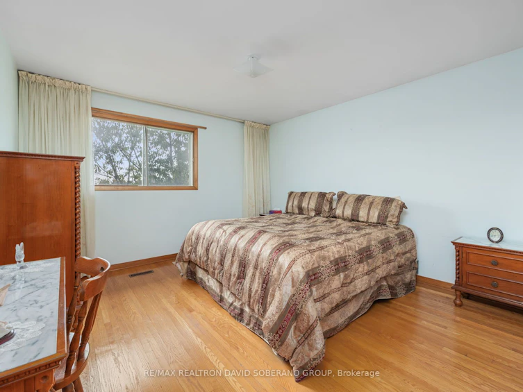 335 Ranee Avenue, Toronto, ON, M6A 1N9 - 22