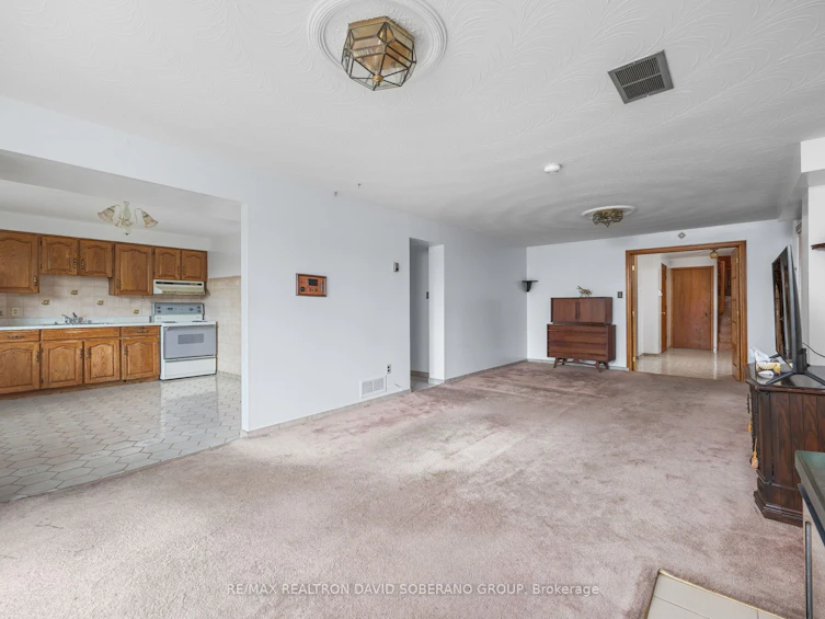 335 Ranee Avenue, Toronto, ON, M6A 1N9 - 28