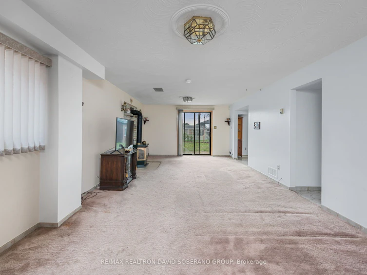 335 Ranee Avenue, Toronto, ON, M6A 1N9 - 26