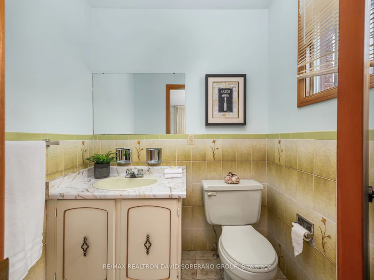 335 Ranee Avenue, Toronto, ON, M6A 1N9 - 21