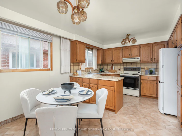335 Ranee Avenue, Toronto, ON, M6A 1N9 - 13