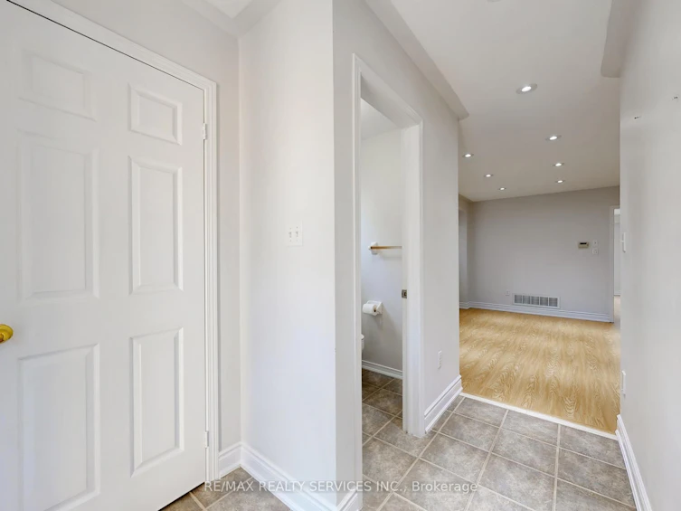 44 Amethyst Circle, Brampton, ON, L6P 0Z3 - 5