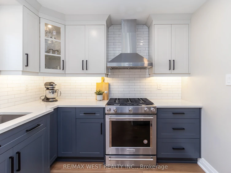 440 Bluesky Crescent, Mississauga, ON, L5R 2R9 - 9
