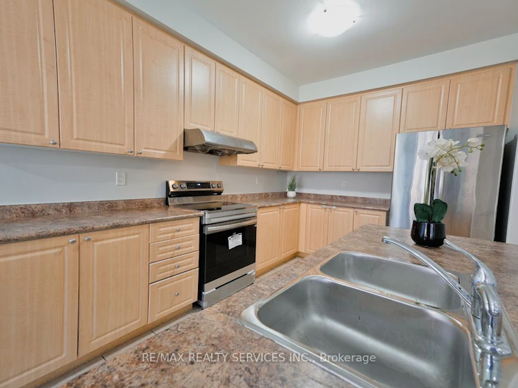 30 Loftsmoor Drive, Brampton, ON, L6R 3R7 - 10