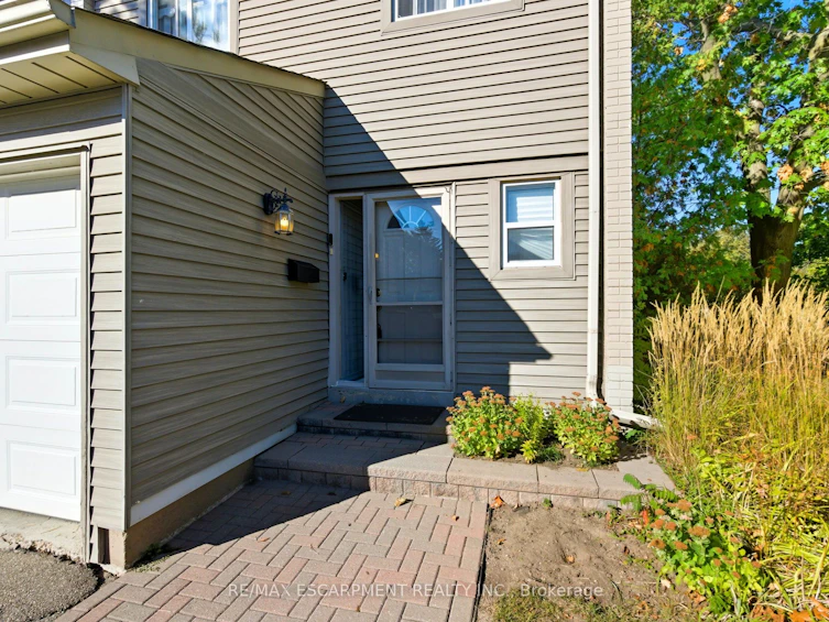 6-3500 Glen Erin Drive, Mississauga, ON, L5L 1W6 - 3