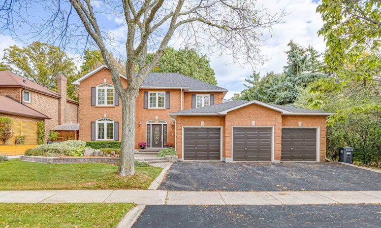 1280 Springwood Crescent