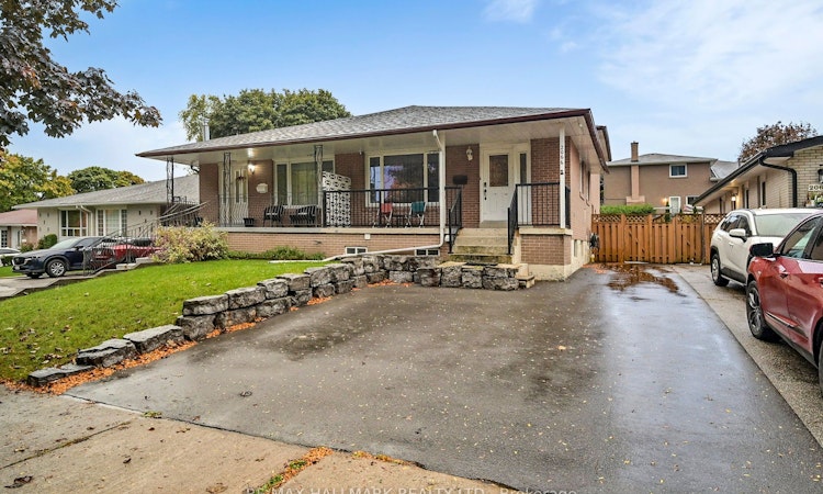 2066 Fontwell Crescent