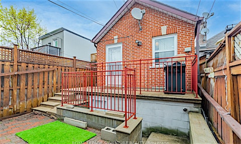 Lower-246 Nairn Avenue, Toronto, ON, M6E 4H4