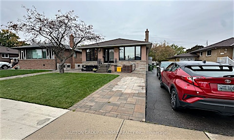 12 Brampton Road, Toronto, ON, M9R 3J1
