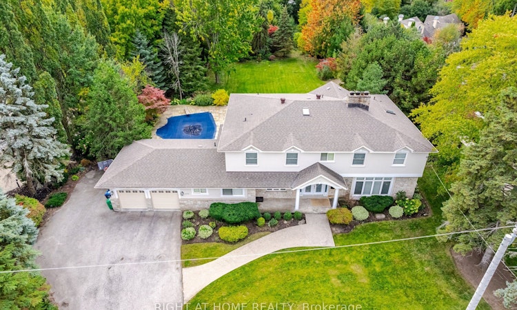 2154 Oneida Crescent