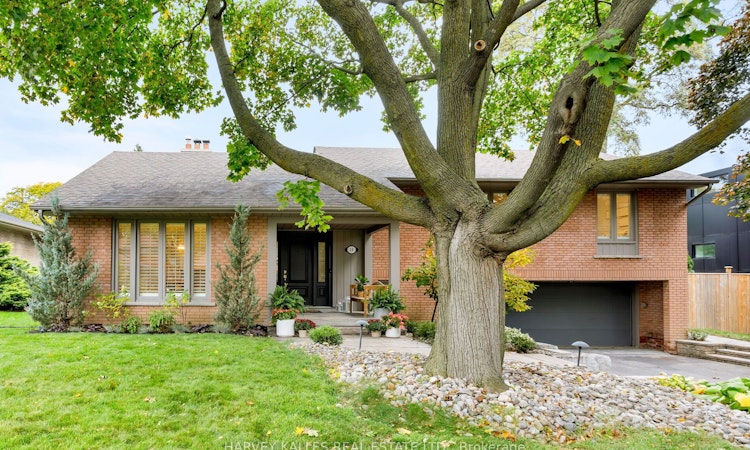 36 Ravensbourne Crescent