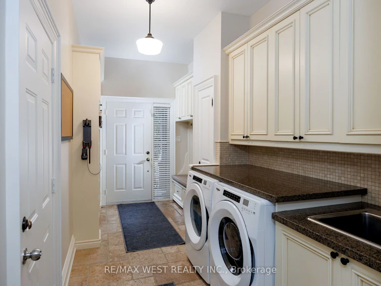 37 Cedarland Drive, Toronto, ON, M9A 2K5 - 18