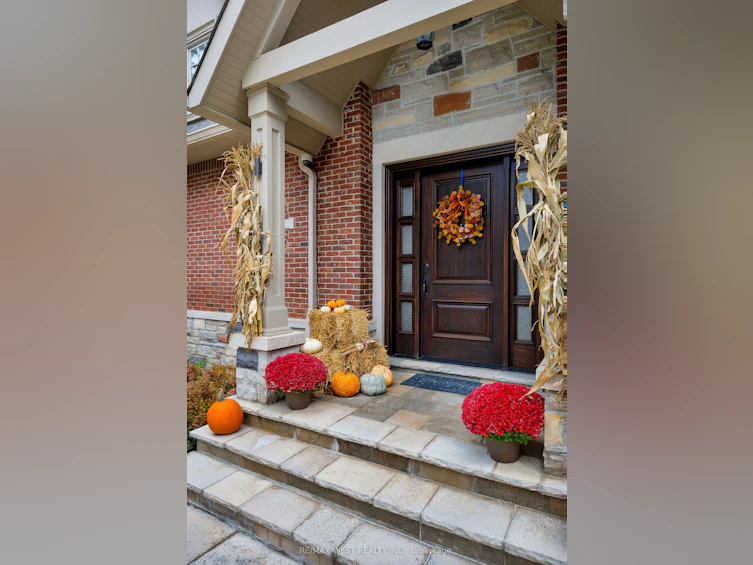 37 Cedarland Drive, Toronto, ON, M9A 2K5 - 3