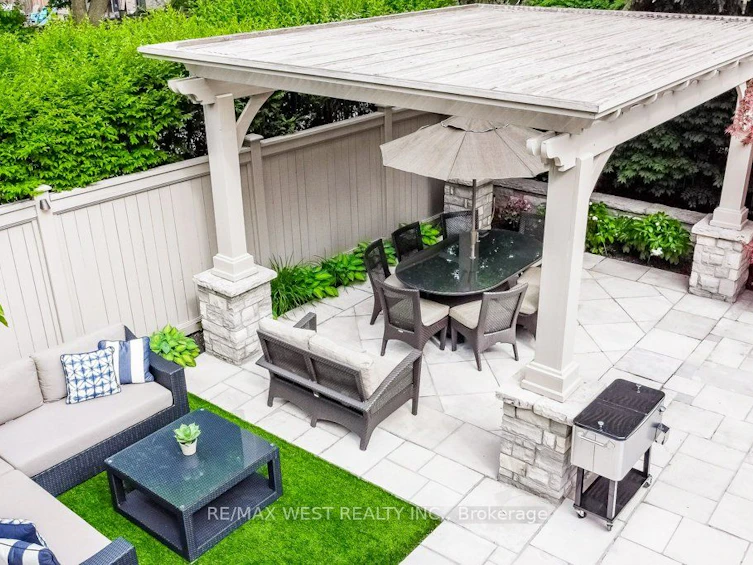 37 Cedarland Drive, Toronto, ON, M9A 2K5 - 38