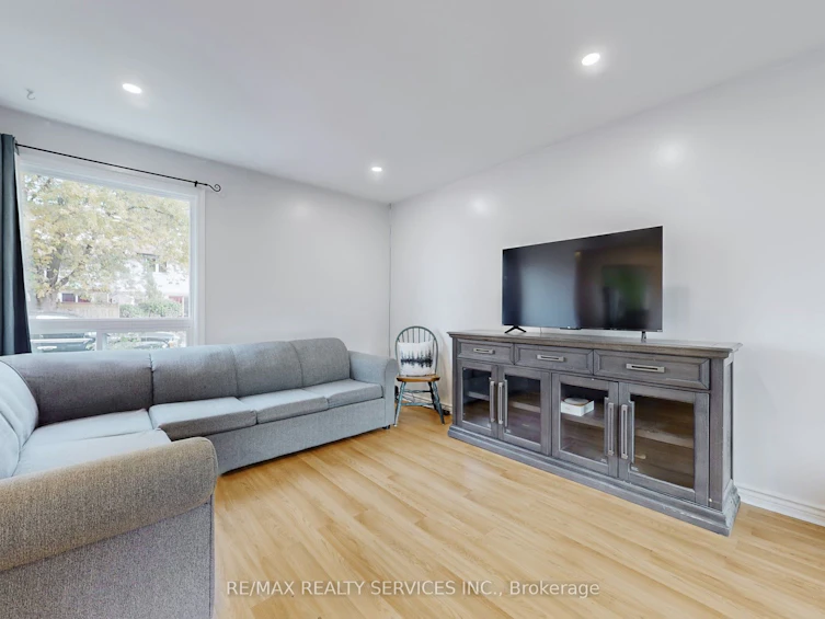 2 Hector Court, Brampton, ON, L6S 1P1 - 7