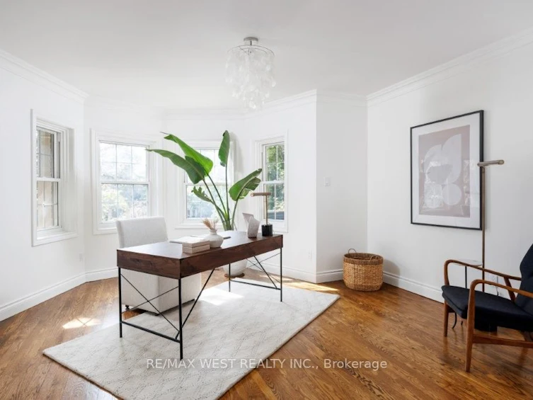 207 Ellis Avenue, Toronto, ON, M6S 2X4 - 5