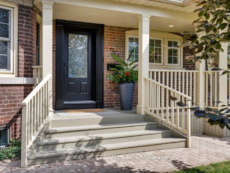 207 Ellis Avenue, Toronto, ON, M6S 2X4 - 36