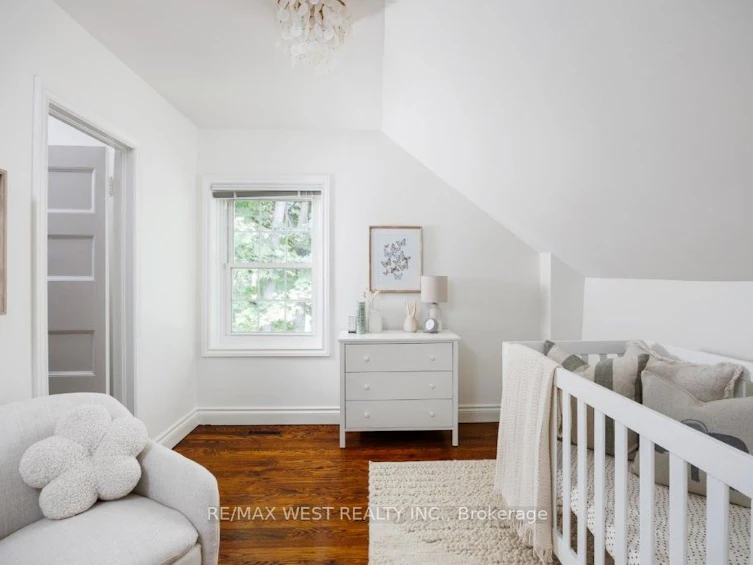 207 Ellis Avenue, Toronto, ON, M6S 2X4 - 26