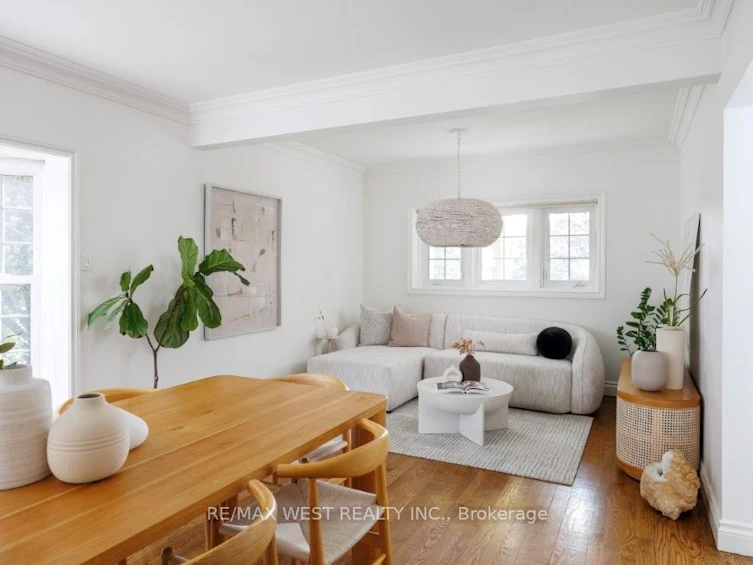 207 Ellis Avenue, Toronto, ON, M6S 2X4 - 7