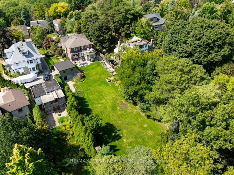 207 Ellis Avenue, Toronto, ON, M6S 2X4 - 47