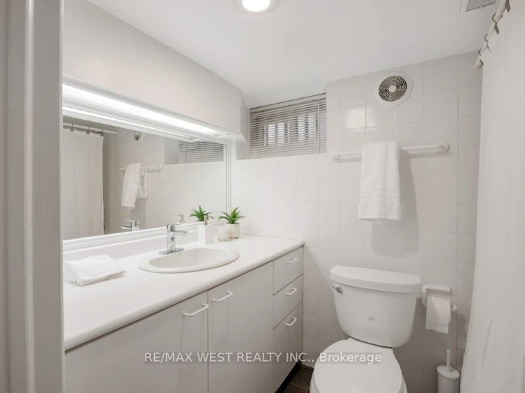 207 Ellis Avenue, Toronto, ON, M6S 2X4 - 33