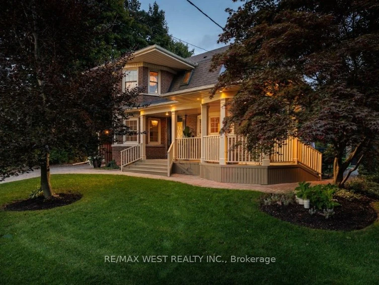 207 Ellis Avenue, Toronto, ON, M6S 2X4 - 2