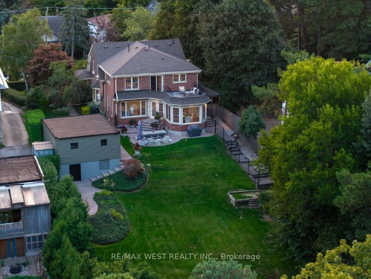 207 Ellis Avenue, Toronto, ON, M6S 2X4 - 46