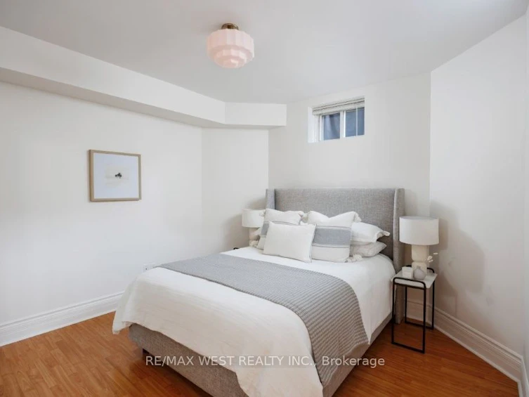 207 Ellis Avenue, Toronto, ON, M6S 2X4 - 32