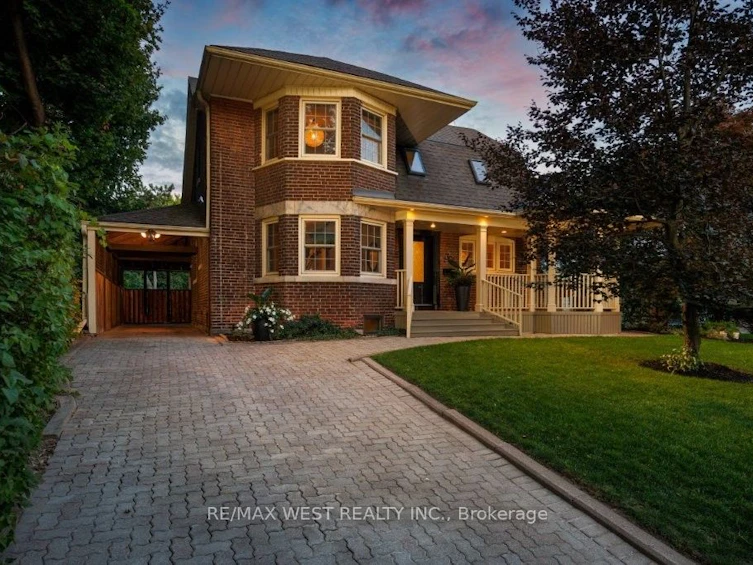 207 Ellis Avenue, Toronto, ON, M6S 2X4