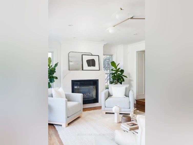 207 Ellis Avenue, Toronto, ON, M6S 2X4 - 16