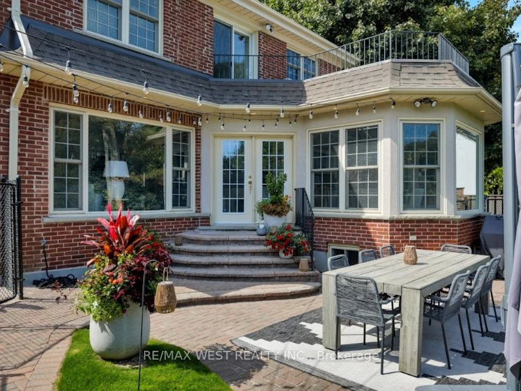 207 Ellis Avenue, Toronto, ON, M6S 2X4 - 42