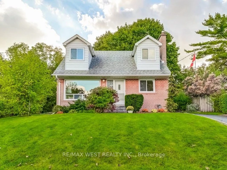 47 Breadner Drive, Toronto, ON, M9R 3M5