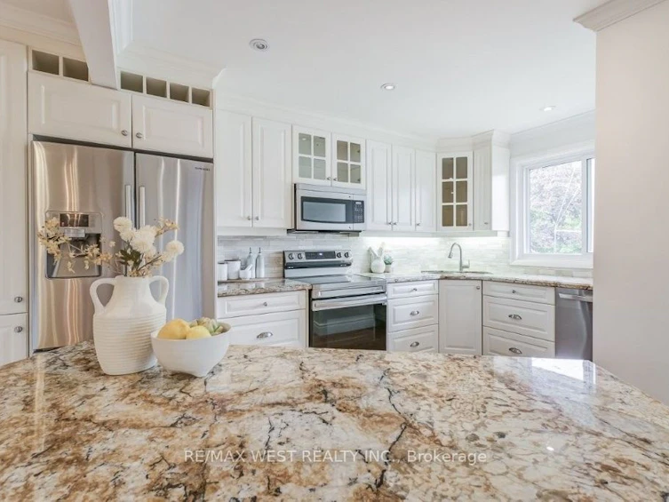 47 Breadner Drive, Toronto, ON, M9R 3M5 - 11