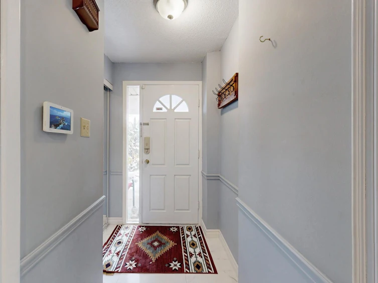 9 Malabar Crescent, Brampton, ON, L6S 3X6 - 4
